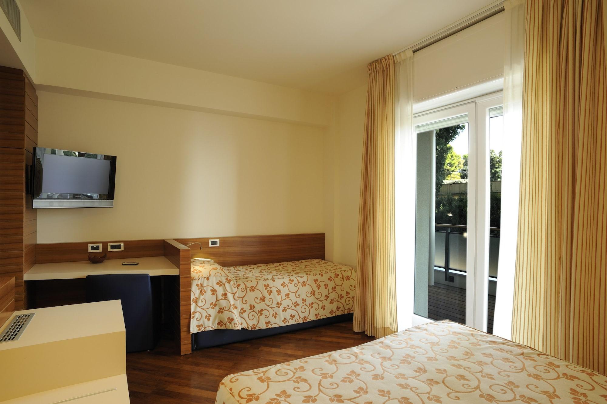 Hotel Le Roi Варацце Экстерьер фото