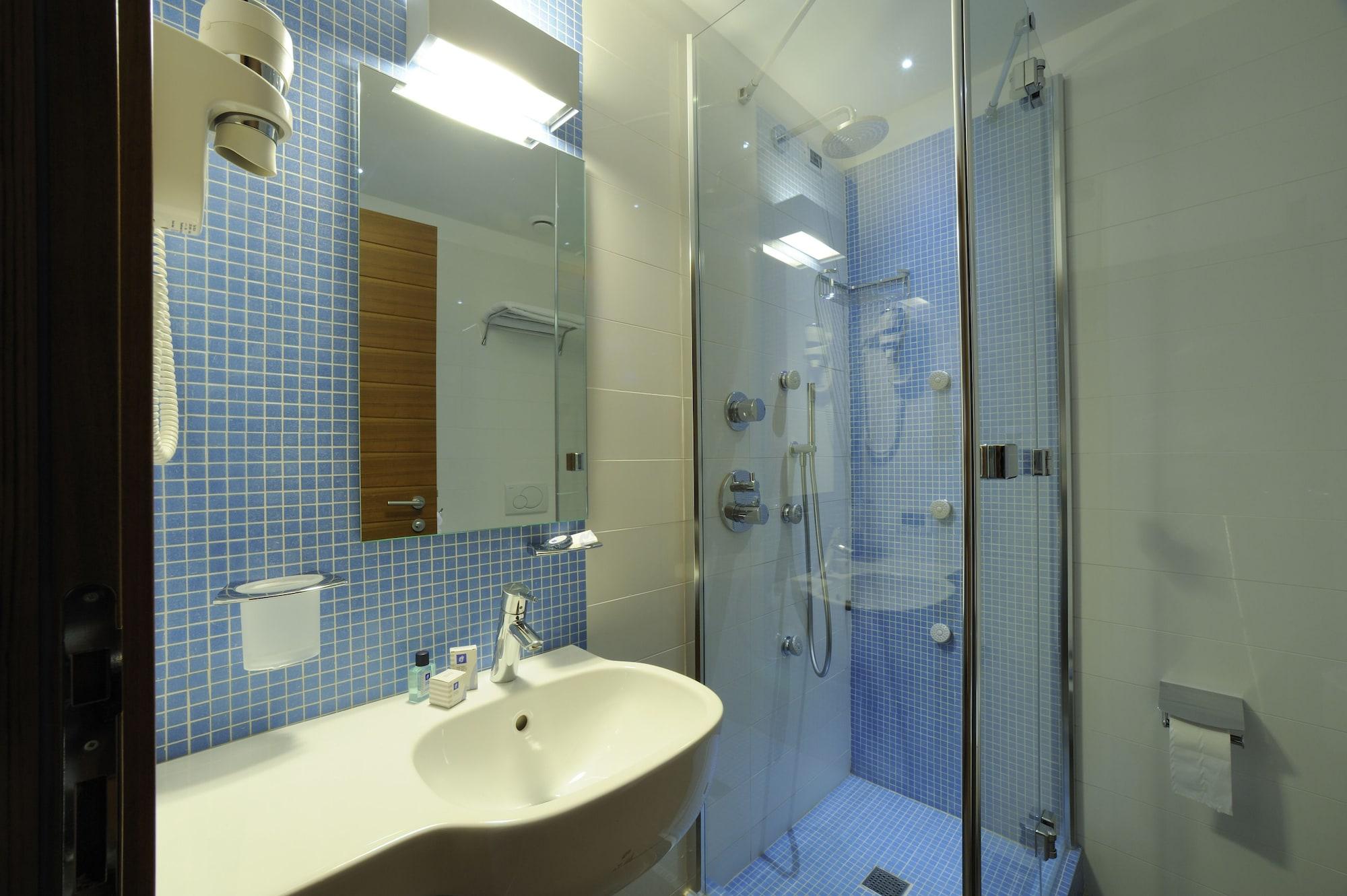 Hotel Le Roi Варацце Экстерьер фото