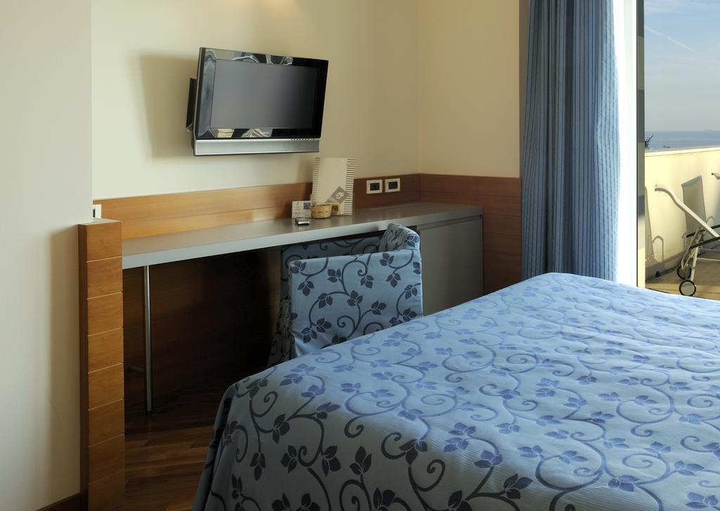 Hotel Le Roi Варацце Экстерьер фото