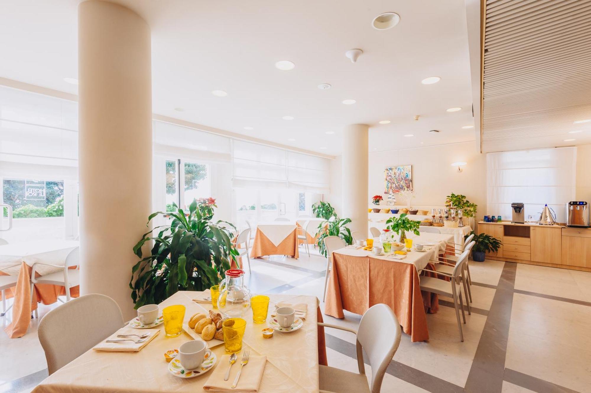 Hotel Le Roi Варацце Экстерьер фото