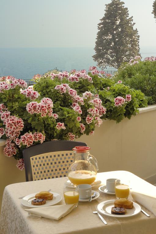 Hotel Le Roi Варацце Экстерьер фото